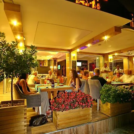 Magi מלון דירות