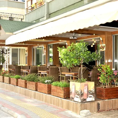 Magi Aparthotel 2*